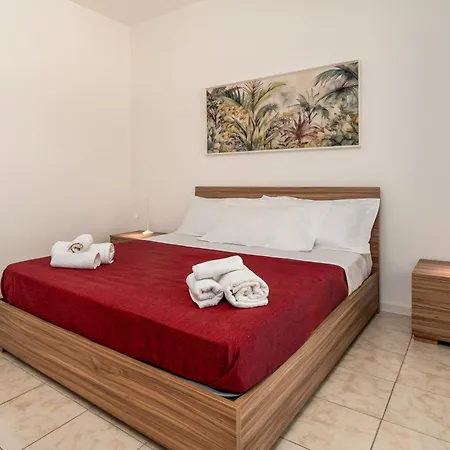 Apartmanhotel Complesso Lunarossa 4*