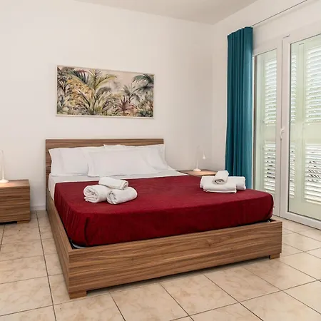 Complesso Lunarossa Apartmanhotel 4*